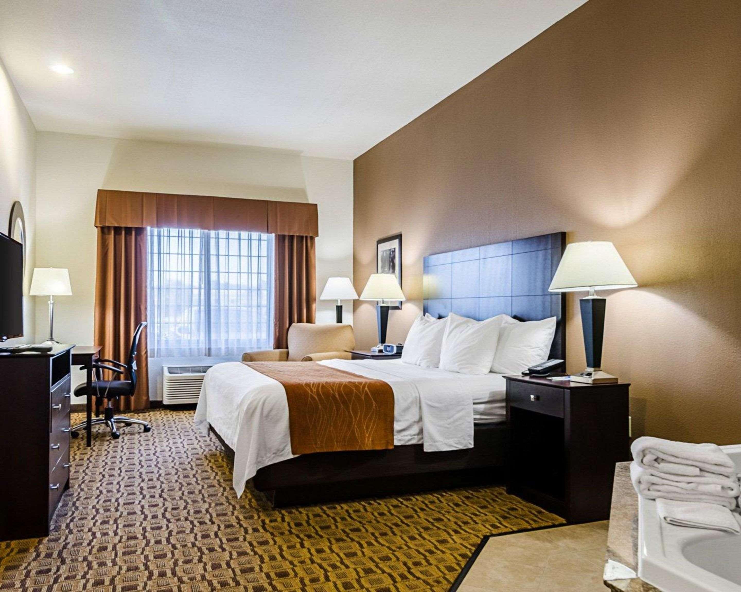 Comfort Inn & Suites Lawrence - University Area Eksteriør billede