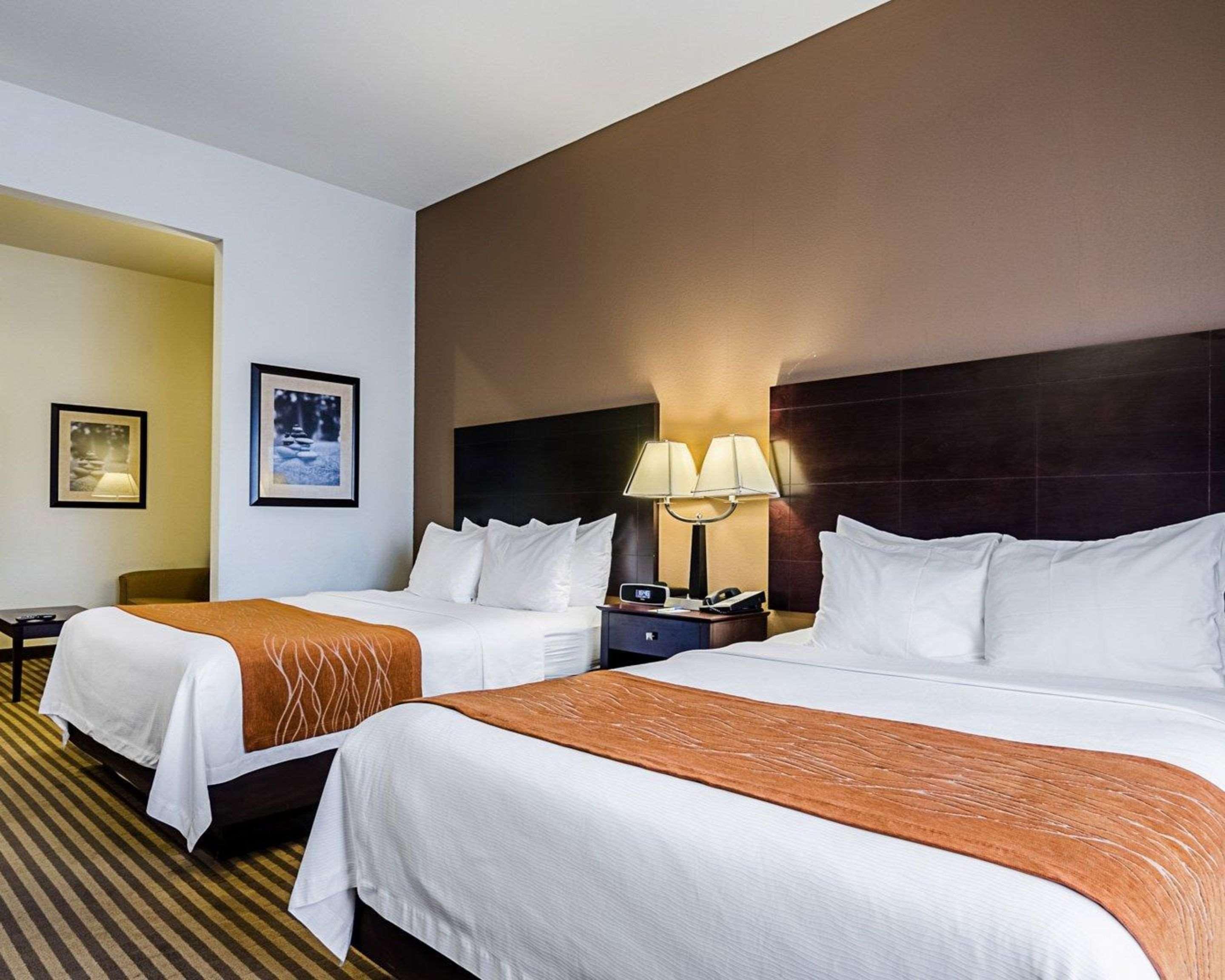 Comfort Inn & Suites Lawrence - University Area Eksteriør billede
