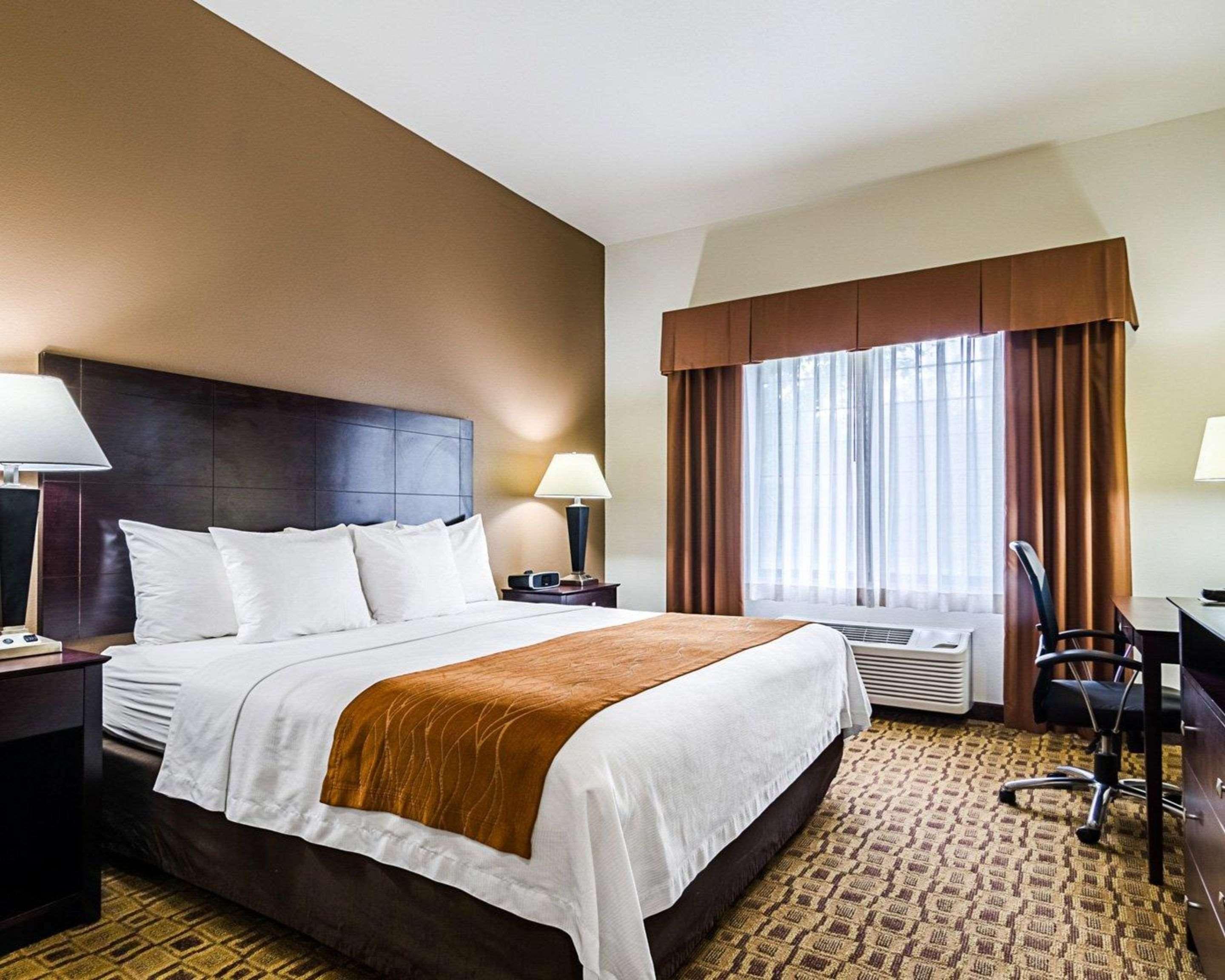 Comfort Inn & Suites Lawrence - University Area Eksteriør billede