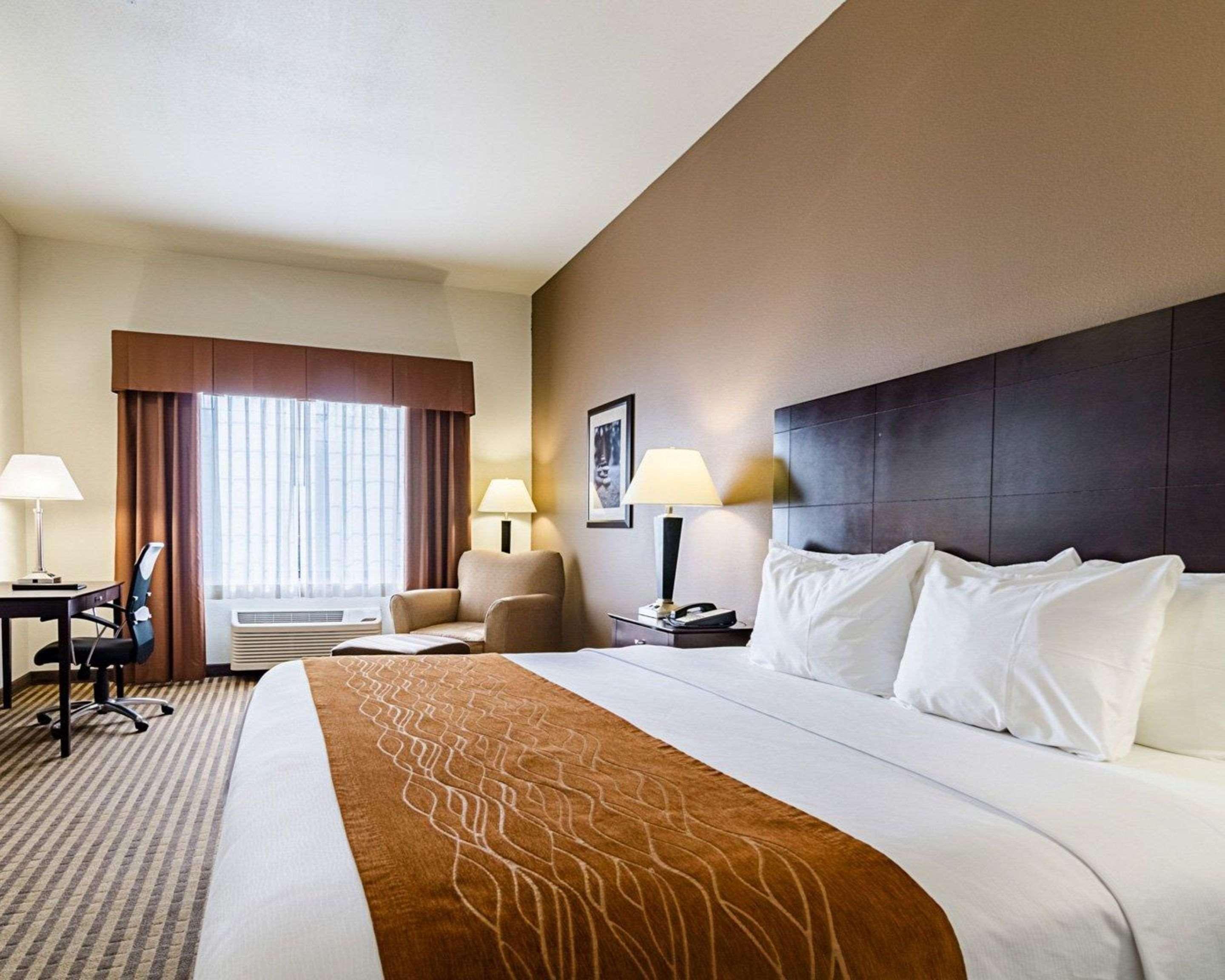 Comfort Inn & Suites Lawrence - University Area Eksteriør billede