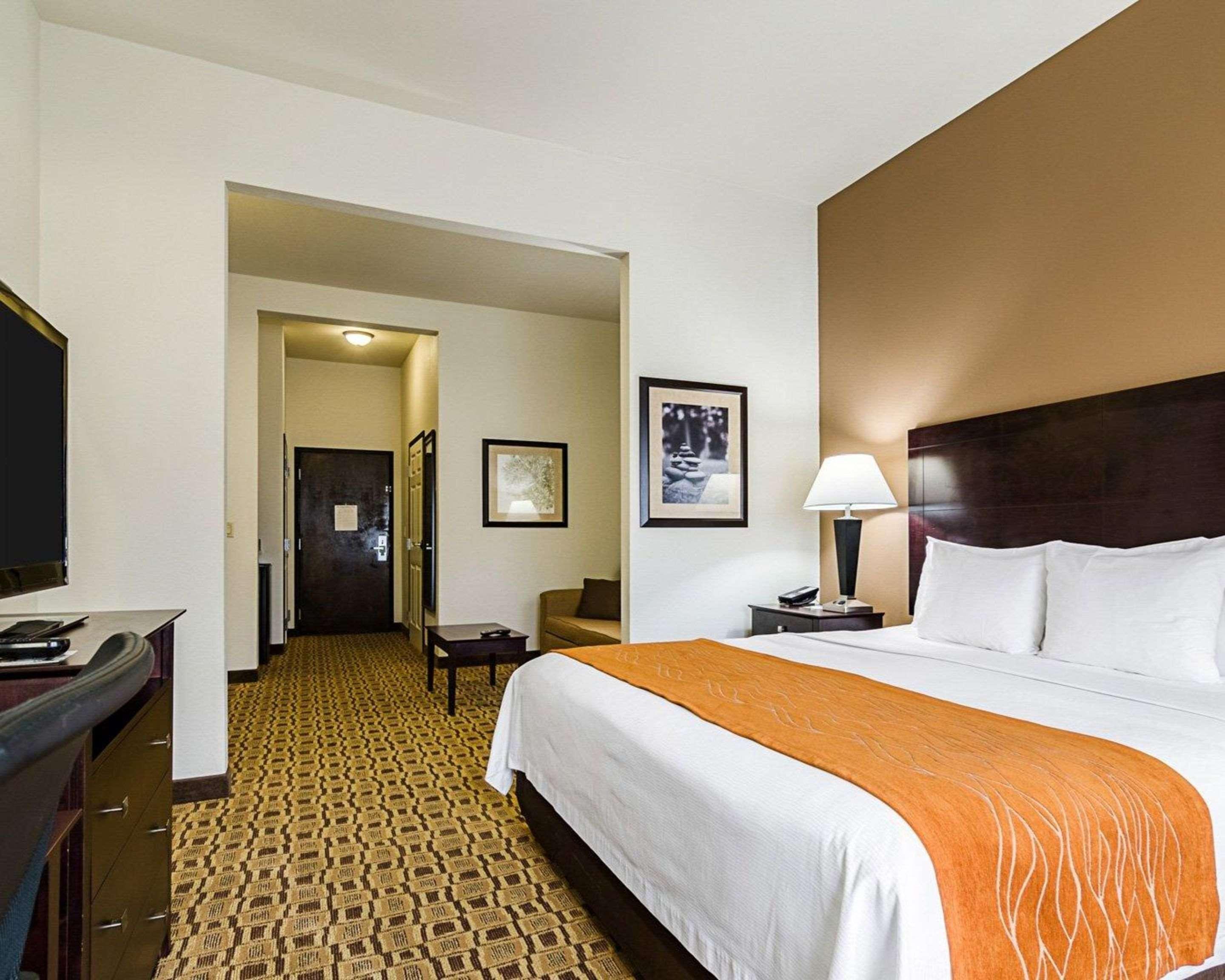 Comfort Inn & Suites Lawrence - University Area Eksteriør billede