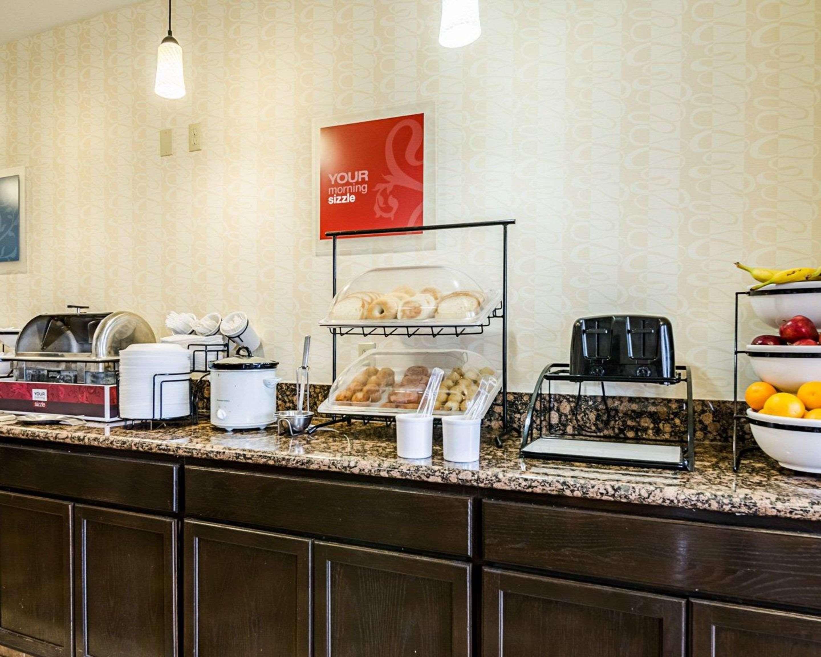 Comfort Inn & Suites Lawrence - University Area Eksteriør billede