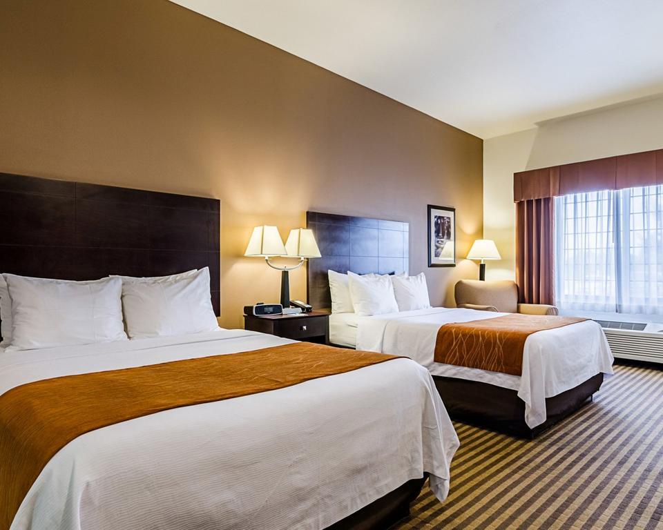 Comfort Inn & Suites Lawrence - University Area Eksteriør billede