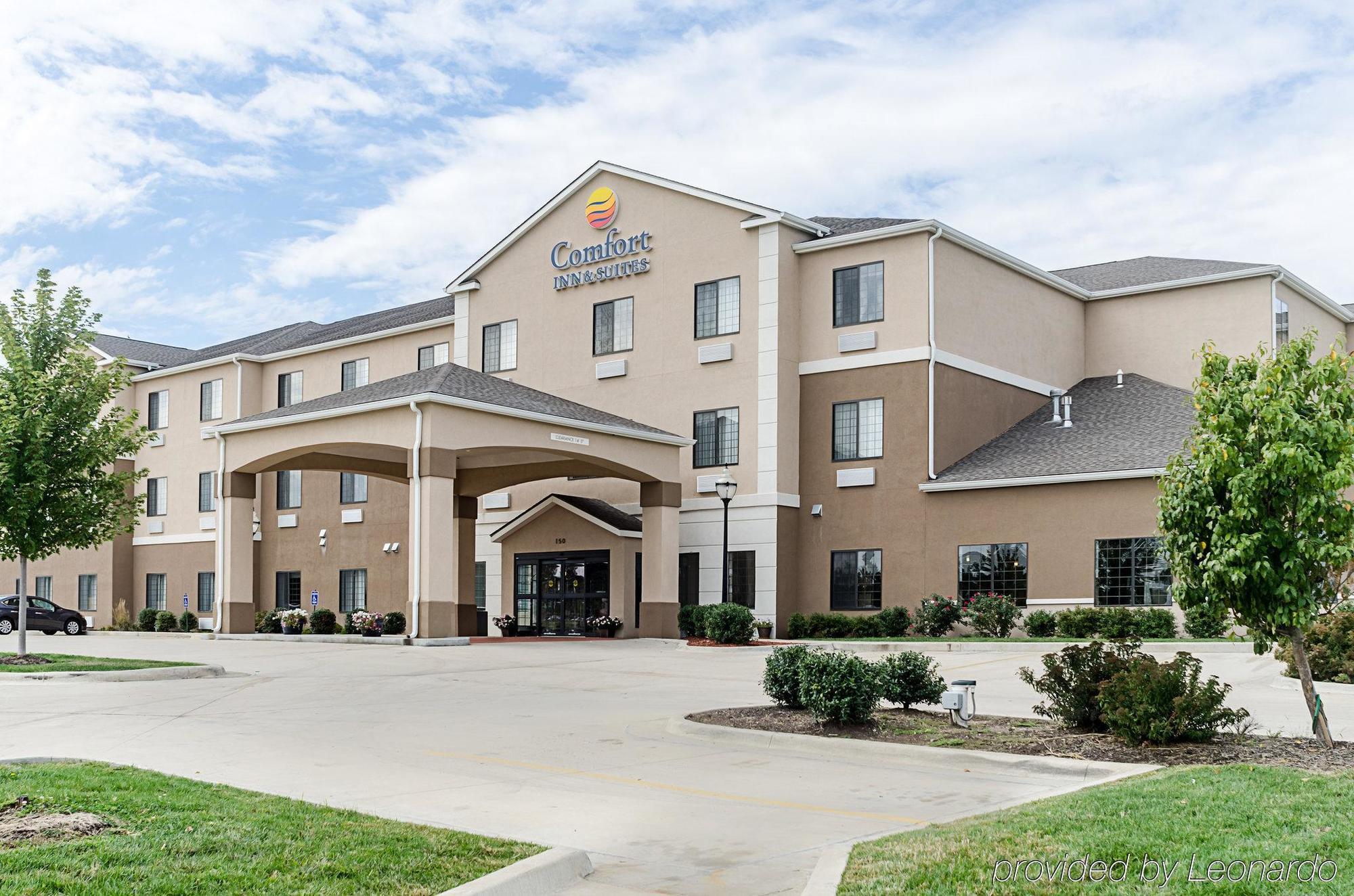 Comfort Inn & Suites Lawrence - University Area Eksteriør billede