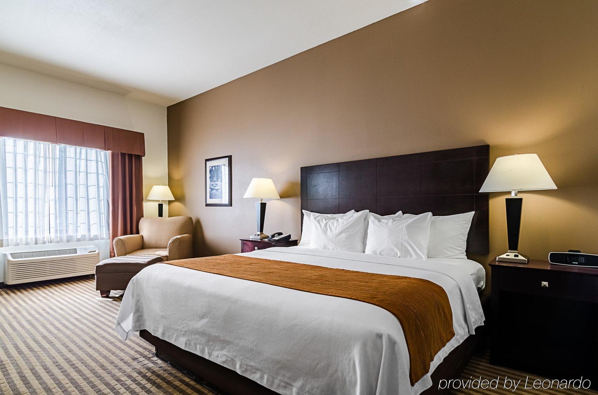 Comfort Inn & Suites Lawrence - University Area Eksteriør billede