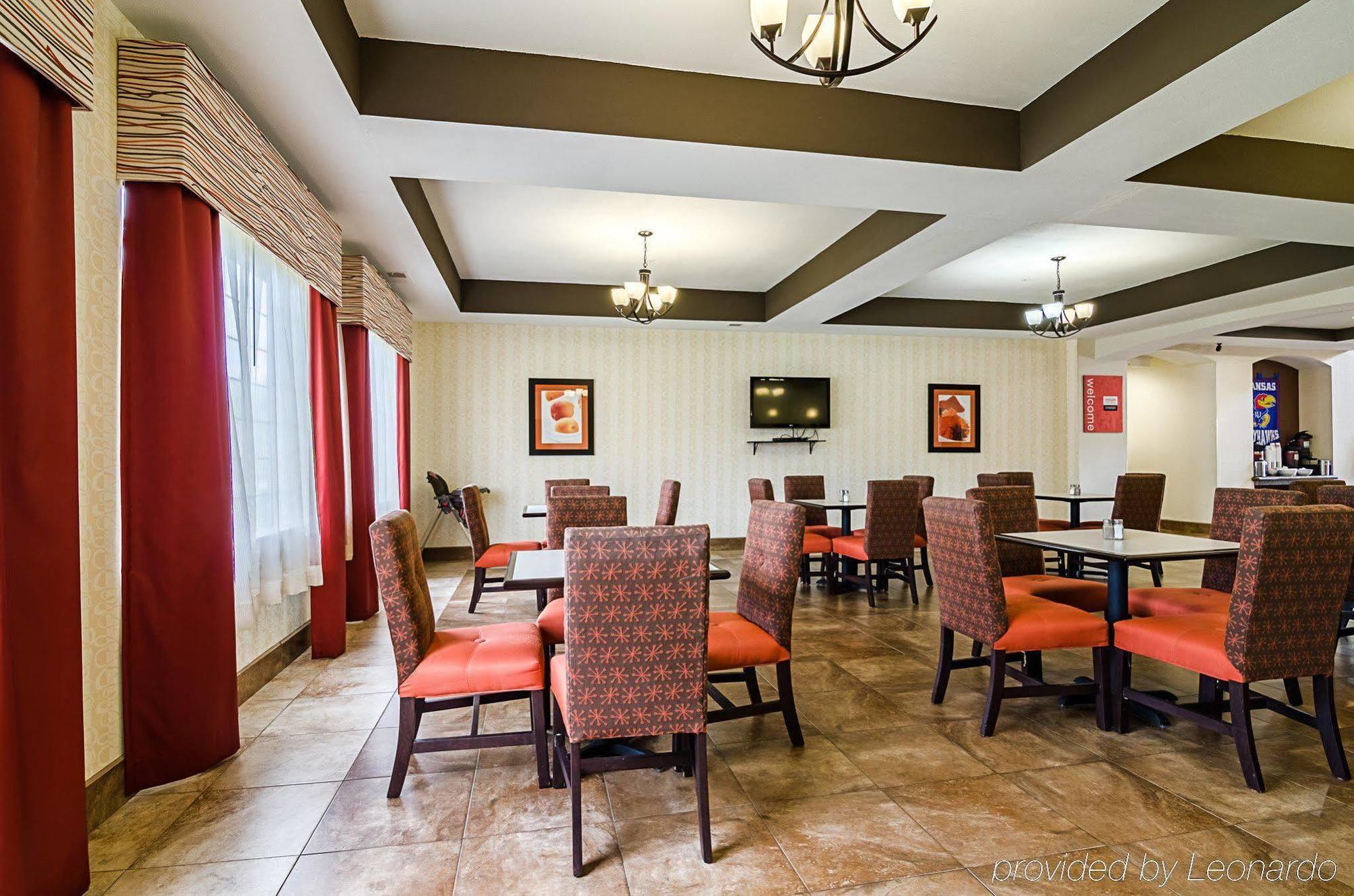Comfort Inn & Suites Lawrence - University Area Eksteriør billede
