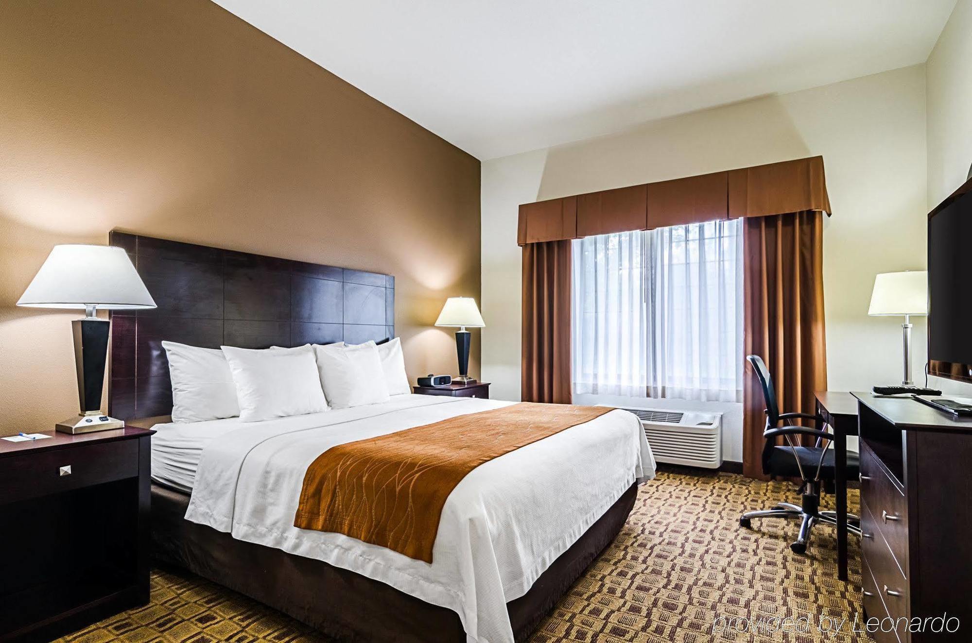Comfort Inn & Suites Lawrence - University Area Eksteriør billede